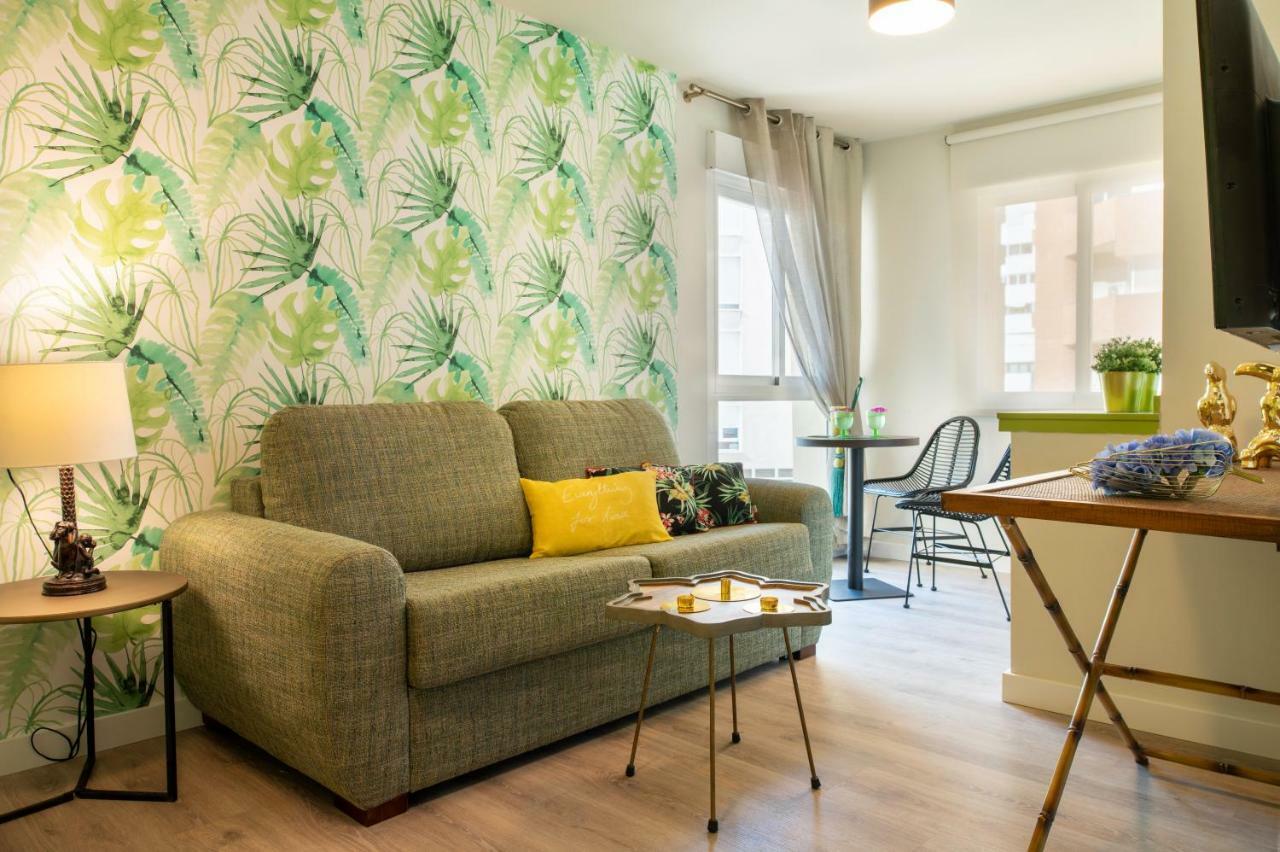 Malagueta Malibu Apartment Malaga Exterior photo